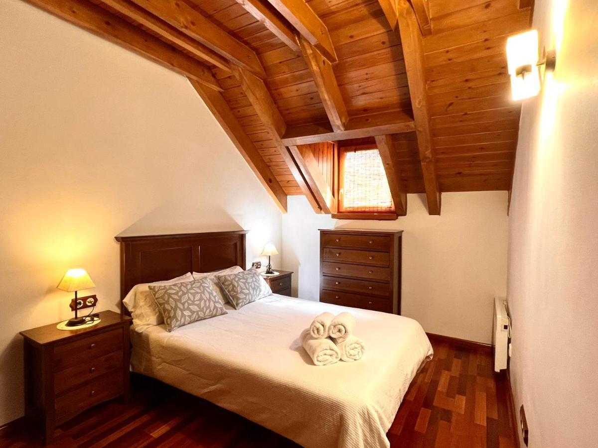 Apartament La Noguera - L'Amfitriona Rialp Kültér fotó