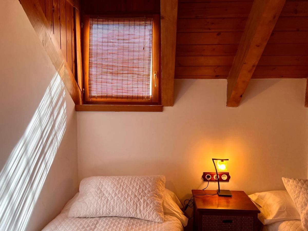 Apartament La Noguera - L'Amfitriona Rialp Kültér fotó